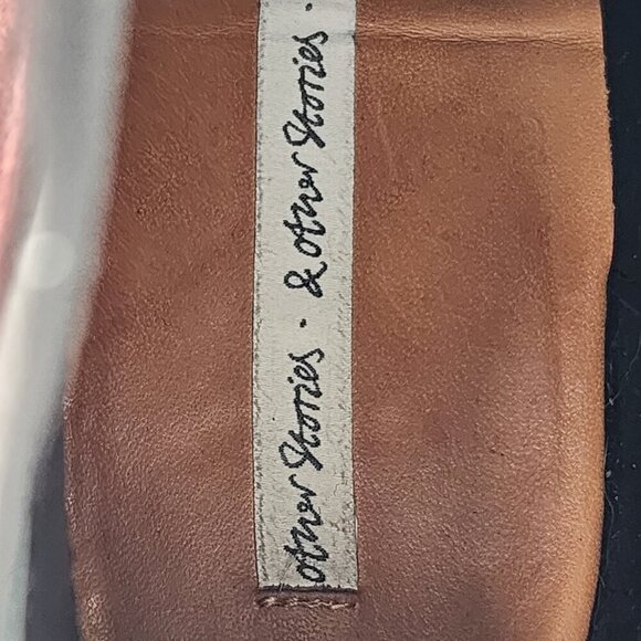 & OTHER STORIES Pointed toe Suede Ankle Booties In Burgundy - Picture 9 of 10